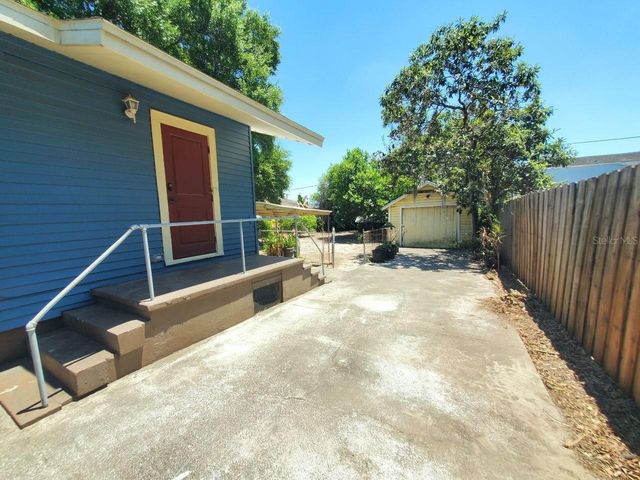 1215 E MOHAWK AVENUE, Tampa, FL 33604
