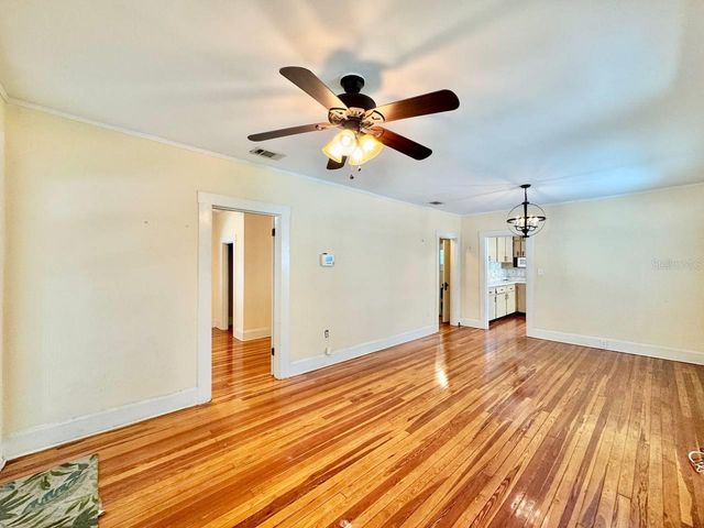 1215 E MOHAWK AVENUE, Tampa, FL 33604