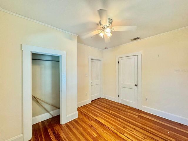 1215 E MOHAWK AVENUE, Tampa, FL 33604