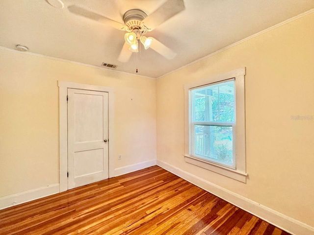 1215 E MOHAWK AVENUE, Tampa, FL 33604