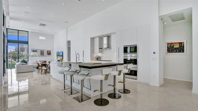 1651 Diplomat Pkwy, Hallandale Beach, FL 33009