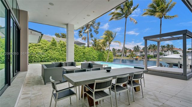 1651 Diplomat Pkwy, Hallandale Beach, FL 33009