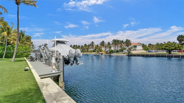 1651 Diplomat Pkwy, Hallandale Beach, FL 33009
