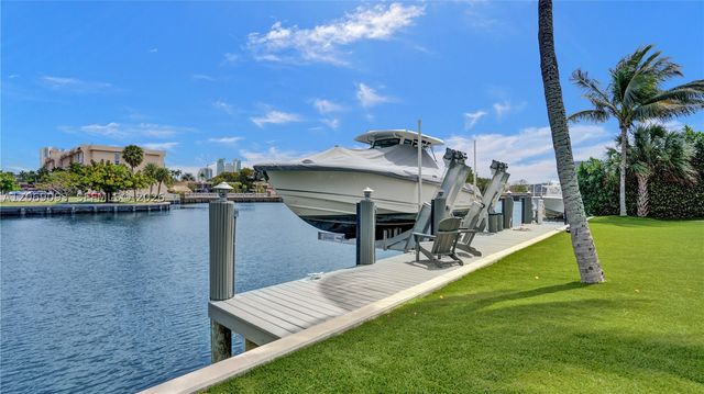 1651 Diplomat Pkwy, Hallandale Beach, FL 33009