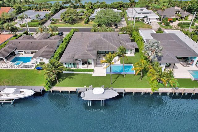 1651 Diplomat Pkwy, Hallandale Beach, FL 33009