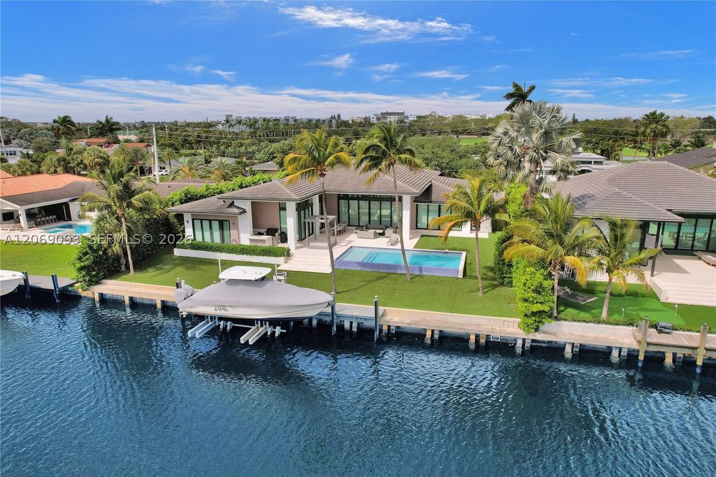 1651 Diplomat Pkwy, Hallandale Beach, FL 33009