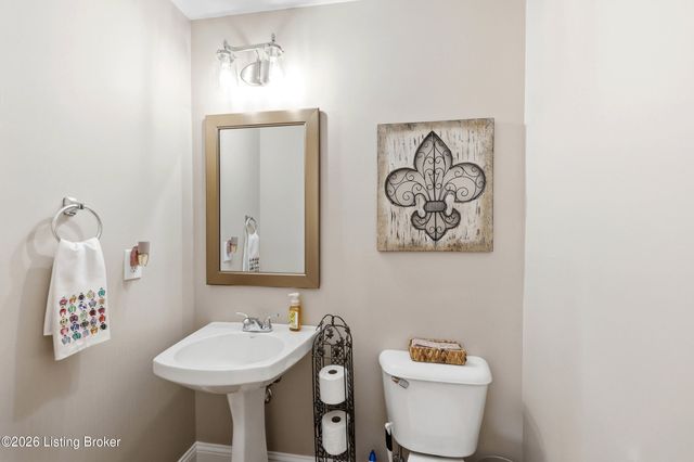 3512 Woodmont Park Ln, Louisville, KY 40245