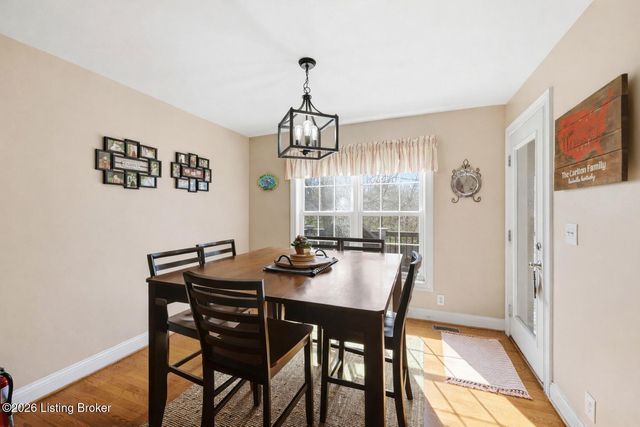 3512 Woodmont Park Ln, Louisville, KY 40245