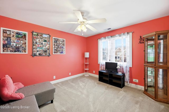 3512 Woodmont Park Ln, Louisville, KY 40245