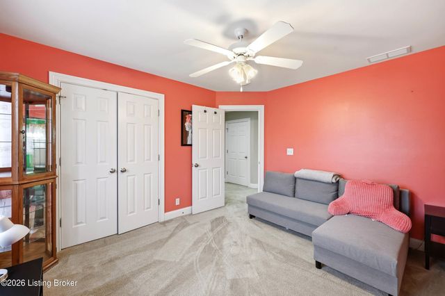 3512 Woodmont Park Ln, Louisville, KY 40245