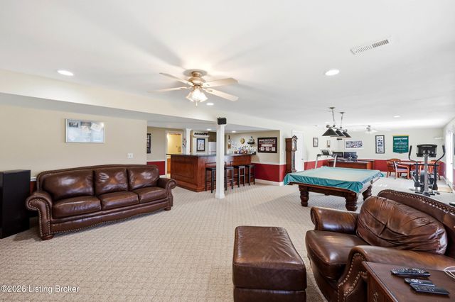 3512 Woodmont Park Ln, Louisville, KY 40245