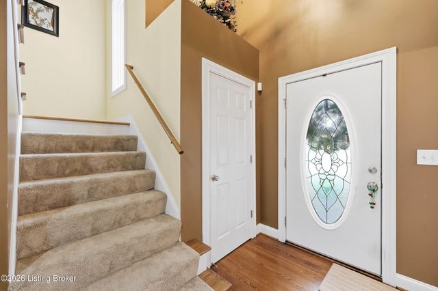 3512 Woodmont Park Ln, Louisville, KY 40245