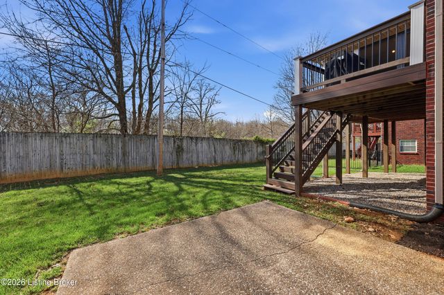 3512 Woodmont Park Ln, Louisville, KY 40245