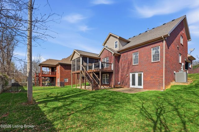 3512 Woodmont Park Ln, Louisville, KY 40245