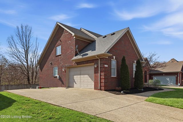 3512 Woodmont Park Ln, Louisville, KY 40245