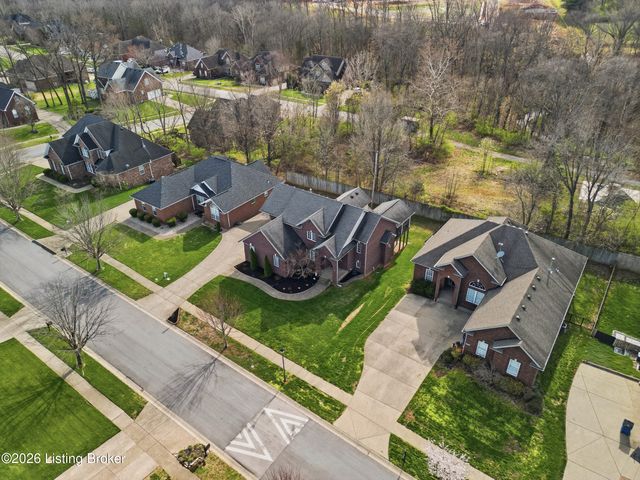 3512 Woodmont Park Ln, Louisville, KY 40245