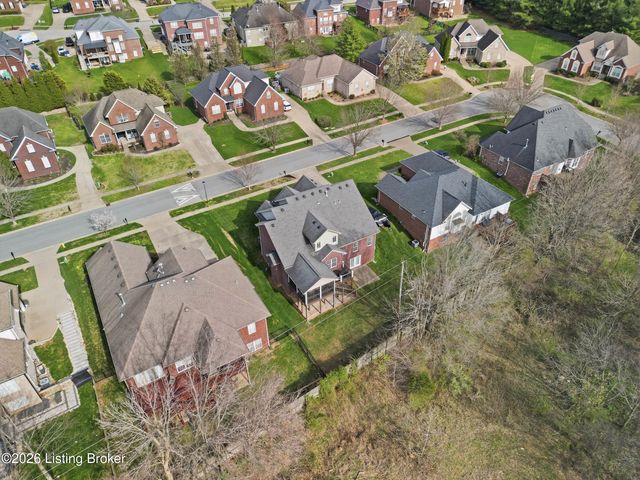 3512 Woodmont Park Ln, Louisville, KY 40245