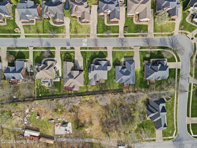 3512 Woodmont Park Ln, Louisville, KY 40245