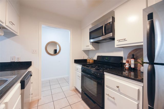 4209 Burnet RD 106, Austin, TX 78756