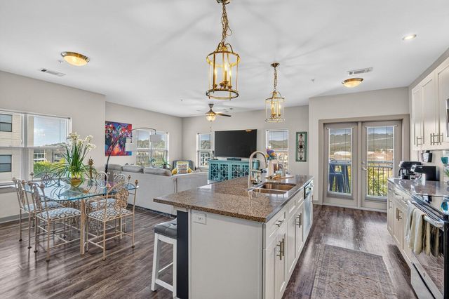 782 Riverfront Parkway 318, Chattanooga, TN 37402