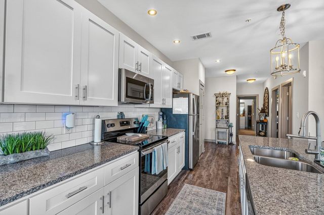 782 Riverfront Parkway 318, Chattanooga, TN 37402