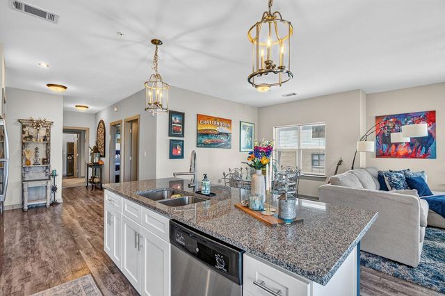 782 Riverfront Parkway 318, Chattanooga, TN 37402