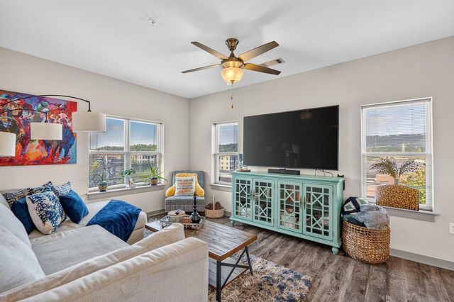 782 Riverfront Parkway 318, Chattanooga, TN 37402