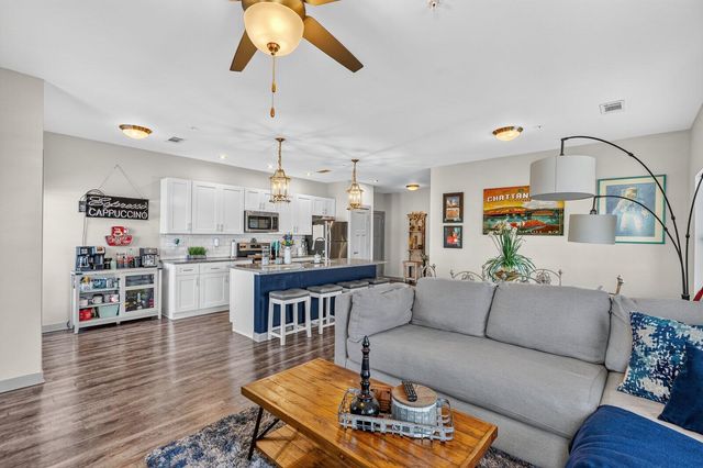 782 Riverfront Parkway 318, Chattanooga, TN 37402