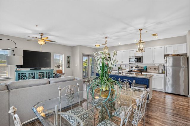 782 Riverfront Parkway 318, Chattanooga, TN 37402