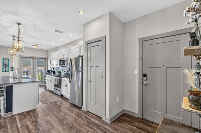 782 Riverfront Parkway 318, Chattanooga, TN 37402