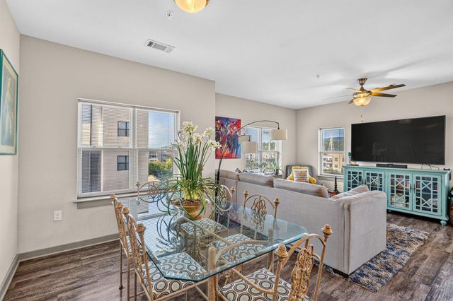 782 Riverfront Parkway 318, Chattanooga, TN 37402