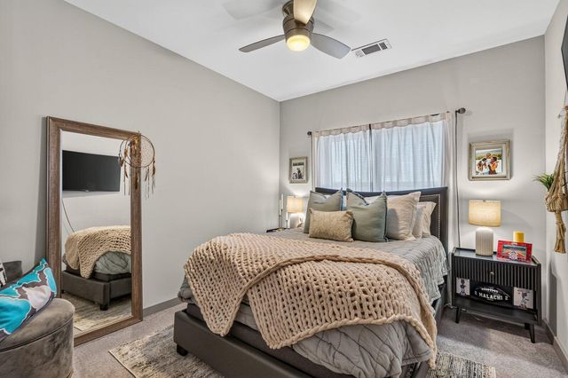 782 Riverfront Parkway 318, Chattanooga, TN 37402