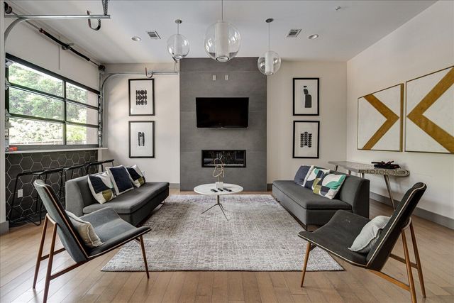 782 Riverfront Parkway 318, Chattanooga, TN 37402