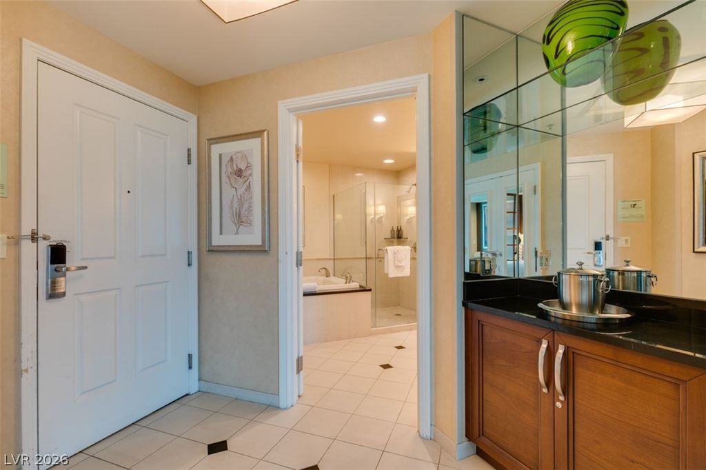 145 East HARMON Avenue 3205, Las Vegas, NV 89109 — photo 5