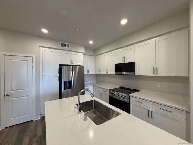 9512 Hannah Way, Riverside, CA 92503