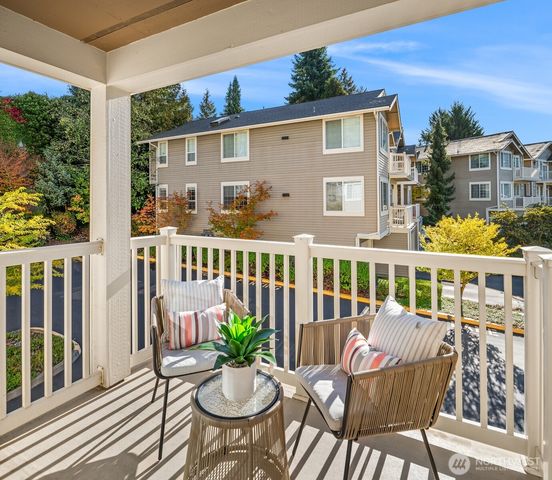 18544 NE 57th Street, Redmond, WA 98052