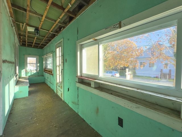 16 Ash St, Fairhaven, MA 02719