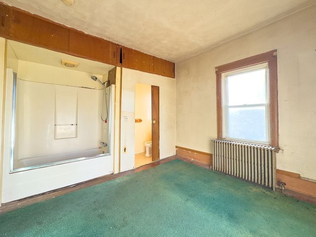16 Ash St, Fairhaven, MA 02719