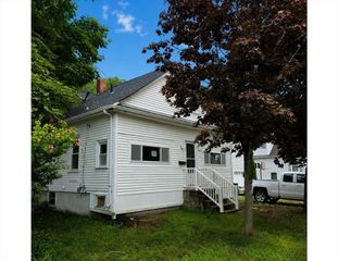 16 Ash St, Fairhaven, MA 02719