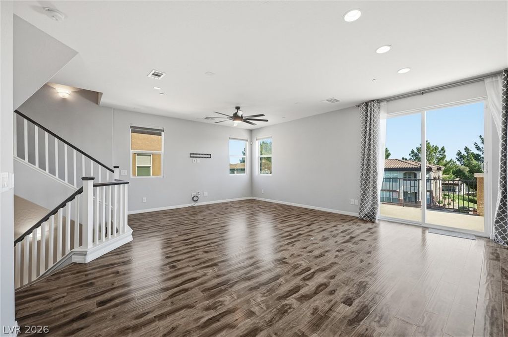 924 Tasker Pass Avenue, Henderson, NV 89012 — photo 3