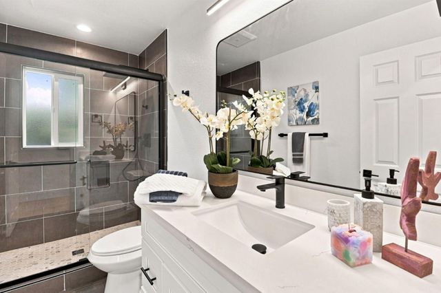 647 Scott Avenue, Redwood City, CA 94063