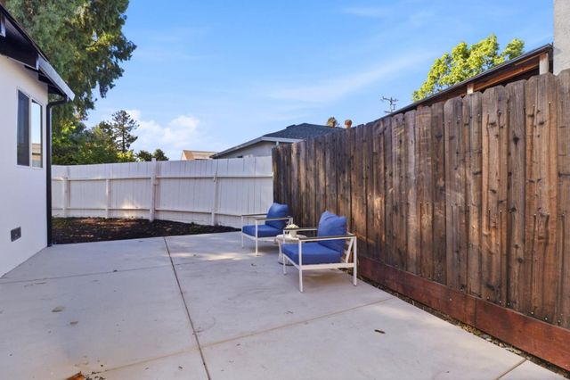 647 Scott Avenue, Redwood City, CA 94063