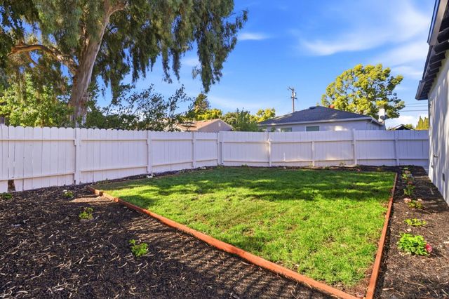 647 Scott Avenue, Redwood City, CA 94063