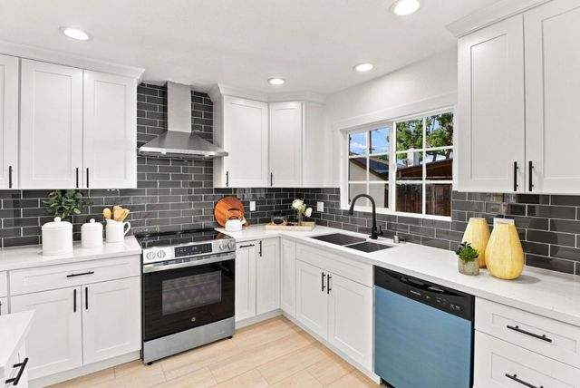 647 Scott Avenue, Redwood City, CA 94063