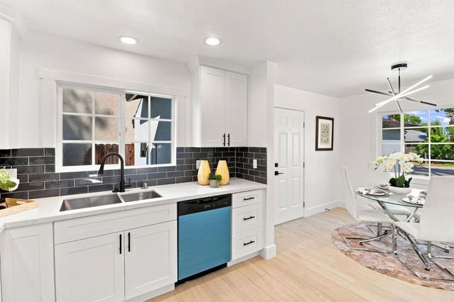 647 Scott Avenue, Redwood City, CA 94063
