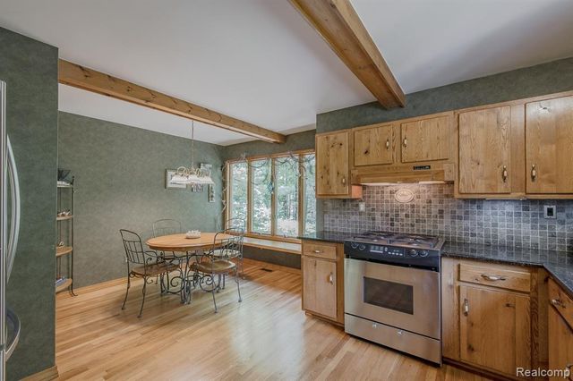 2411 Farmbrook Trail, Oxford, MI 48370