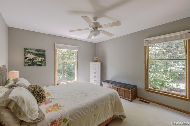 2411 Farmbrook Trail, Oxford, MI 48370