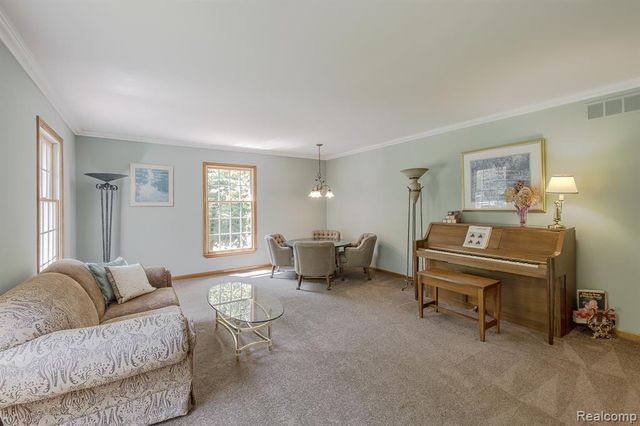 2411 Farmbrook Trail, Oxford, MI 48370