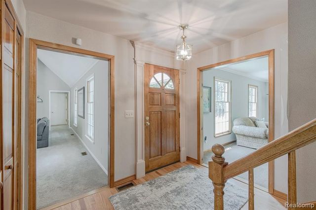 2411 Farmbrook Trail, Oxford, MI 48370