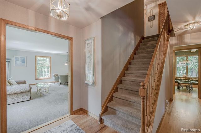 2411 Farmbrook Trail, Oxford, MI 48370